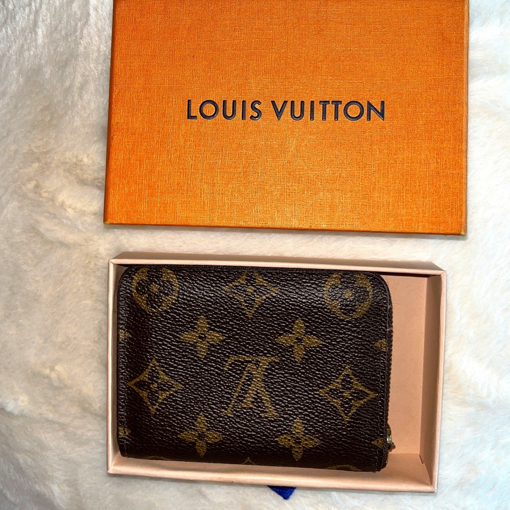Louis Vuitton Monogram Zippy Wallet
